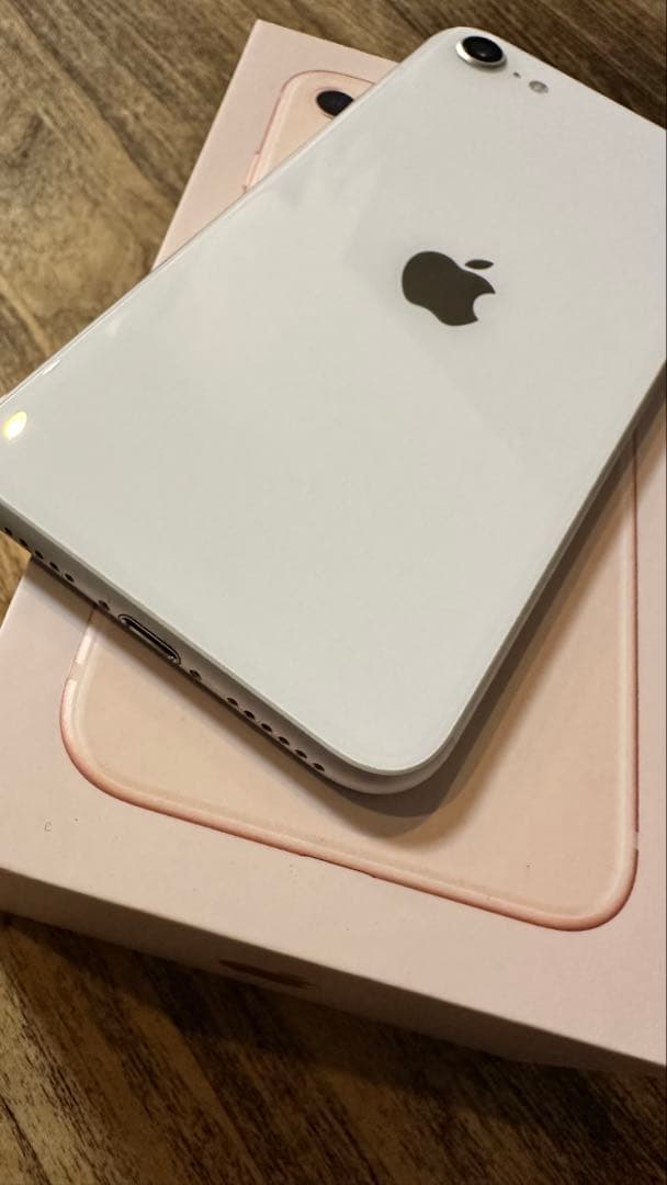 iPhoneSE 64G ホワイト　美品