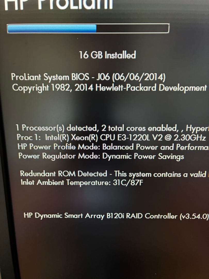 サーバー HP MicroServer Gen8 XEON E3-1220L 16GB