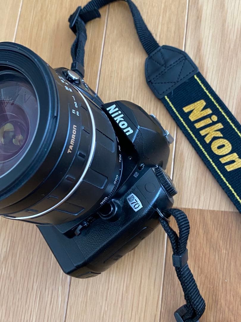 Nikon D70 CCDデジタル一眼　タムロン広角望遠　28-300 動作品