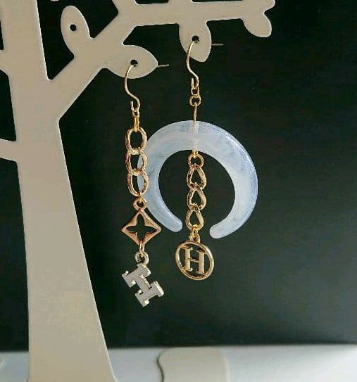 #572☆1点限定☆大人高見え☆3連チェーンHアシメ