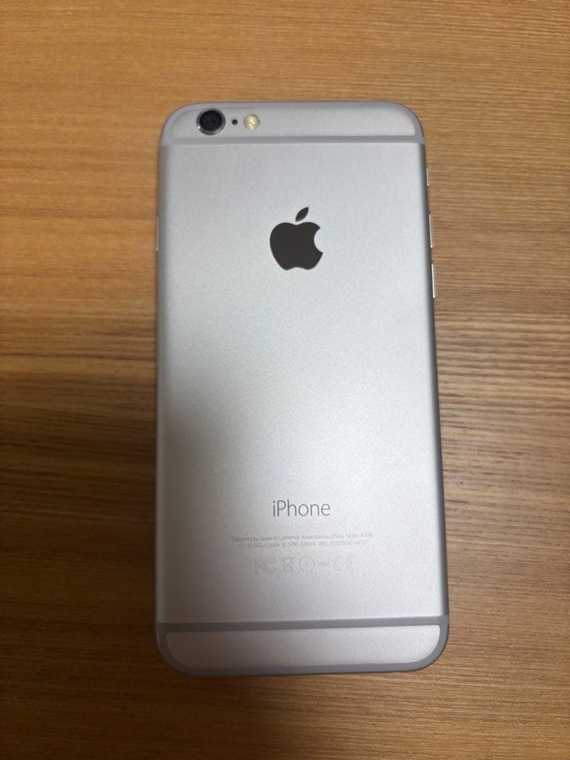 Apple iPhone 6 シルバー 本体　64GB ドコモ