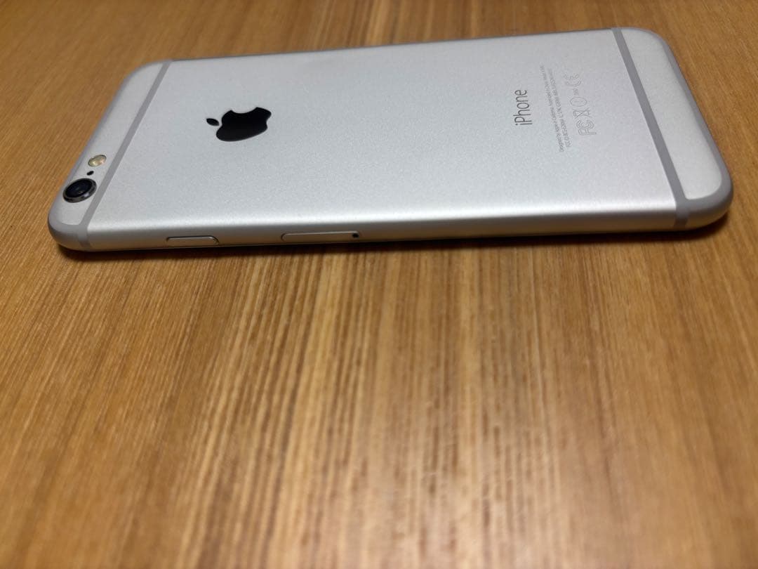 Apple iPhone 6 シルバー 本体　64GB ドコモ