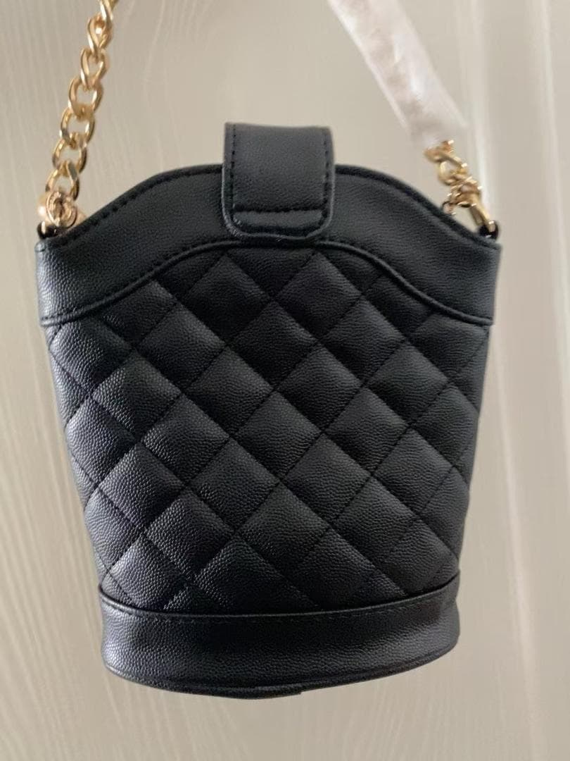 CC ロゴブラック ノベルティキルティングショルダーバッグ