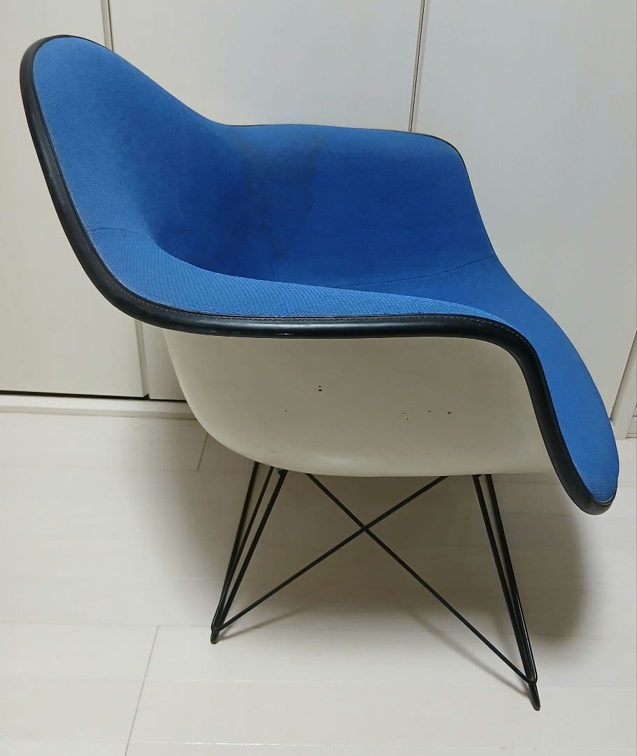 ハーマンミラーHermanMiller eamesイームズ　アームシェルチェアー