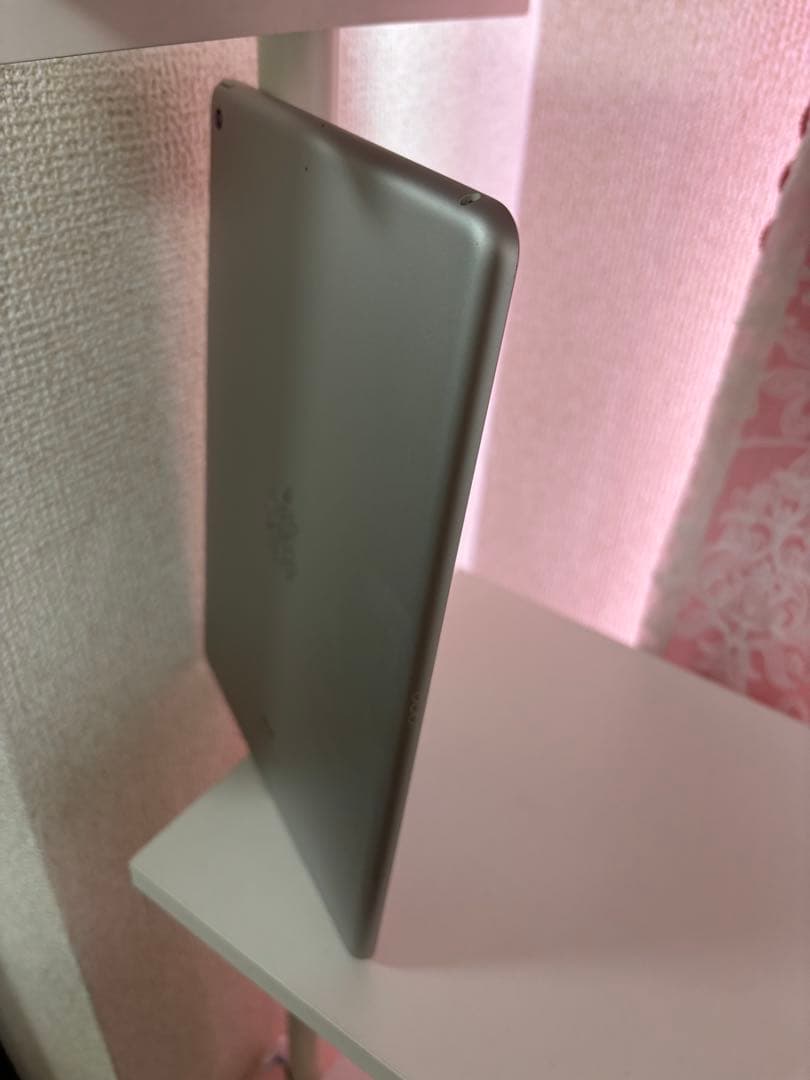 Apple iPad (第8世代) 32GB⭐︎Wi-Fiモデル⭐︎充電器付き