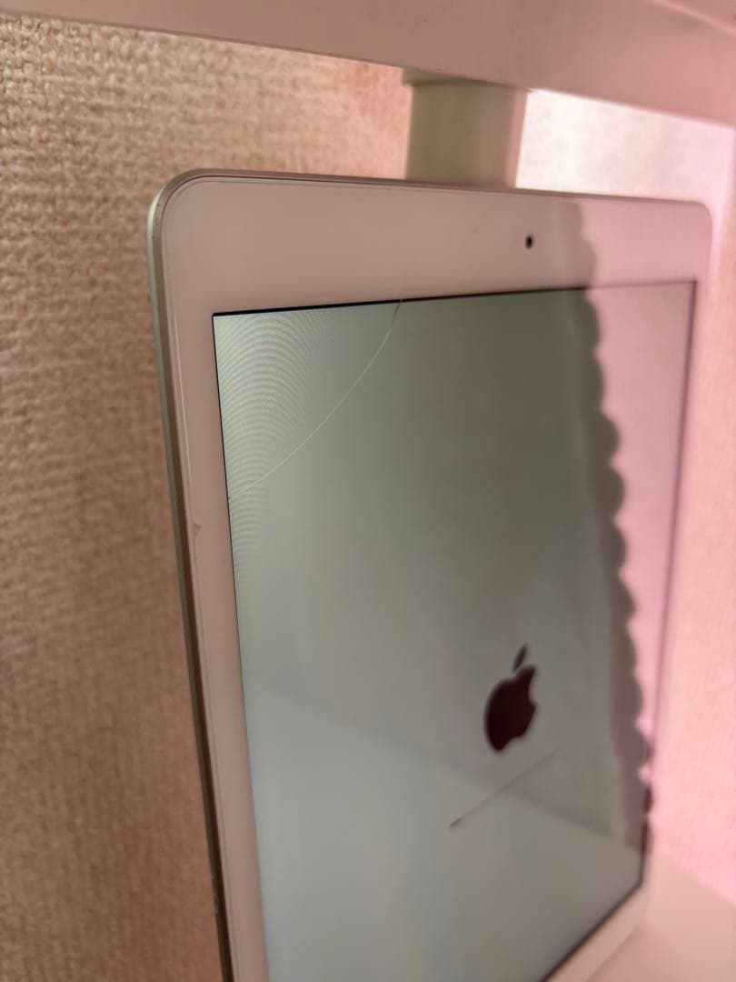 Apple iPad (第8世代) 32GB⭐︎Wi-Fiモデル⭐︎充電器付き