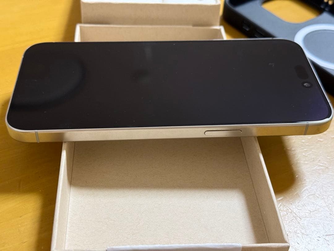 Apple iPhone 15 Promax 256GB ホワイト 本体