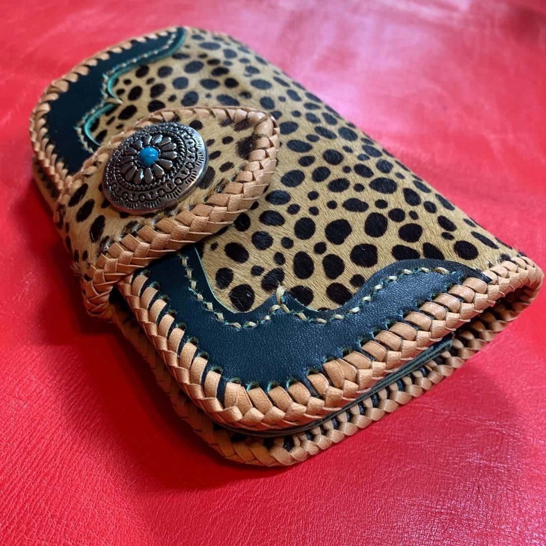 レザークラフト牛革緑色チーター柄ハラコレザーミドルウォレット牛レース編みベージュ