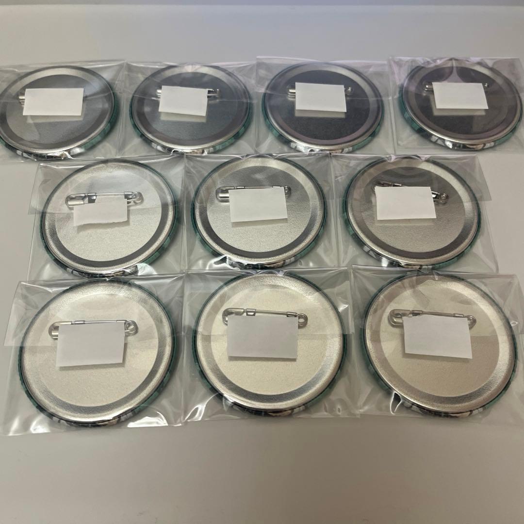 進撃の巨人 リヴァイ エスクリ 缶バッジ