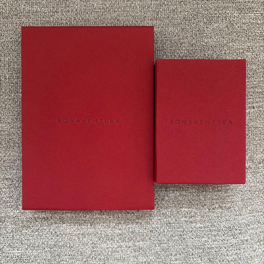 BONAVENTURA レザー iPhoneケース ストラップ付き（13PRO）