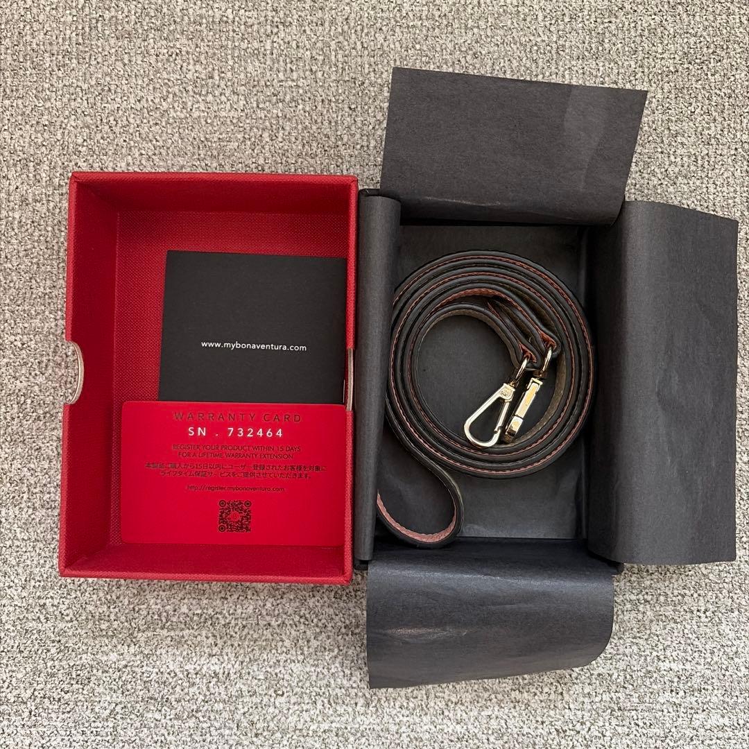 BONAVENTURA レザー iPhoneケース ストラップ付き（13PRO）