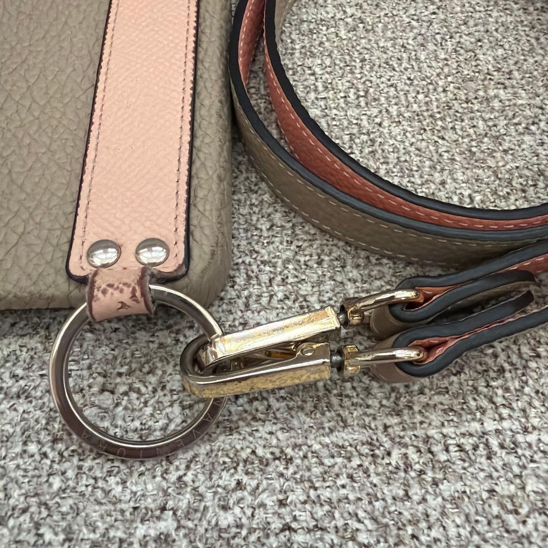 BONAVENTURA レザー iPhoneケース ストラップ付き（13PRO）