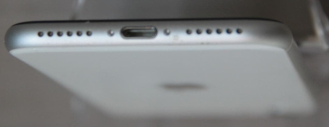 【ワンオーナ品：綺麗です】iPhone SE2 64GB SIMフリー ホワイト