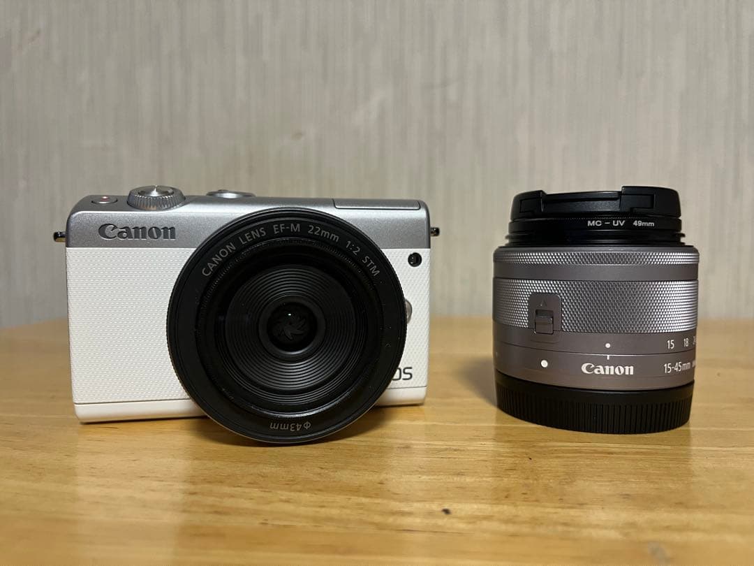 Canon EOS M100ダブルレンズキット　ミラーレス一眼