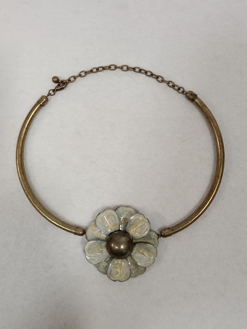 ハンドメイドステートメントジュエリー　チョーカーネックレス　『花』