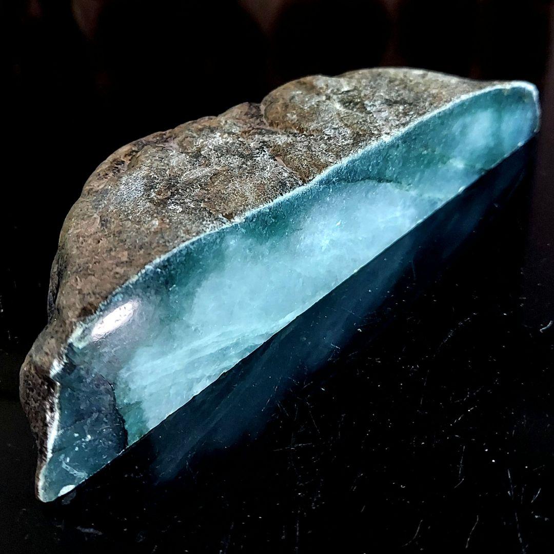 渋い色合い、模様がカッコいい 大きな JADEITE 本翡翠原石2面磨き 453