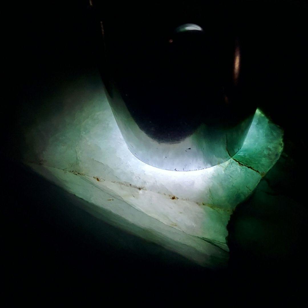 渋い色合い、模様がカッコいい 大きな JADEITE 本翡翠原石2面磨き 453