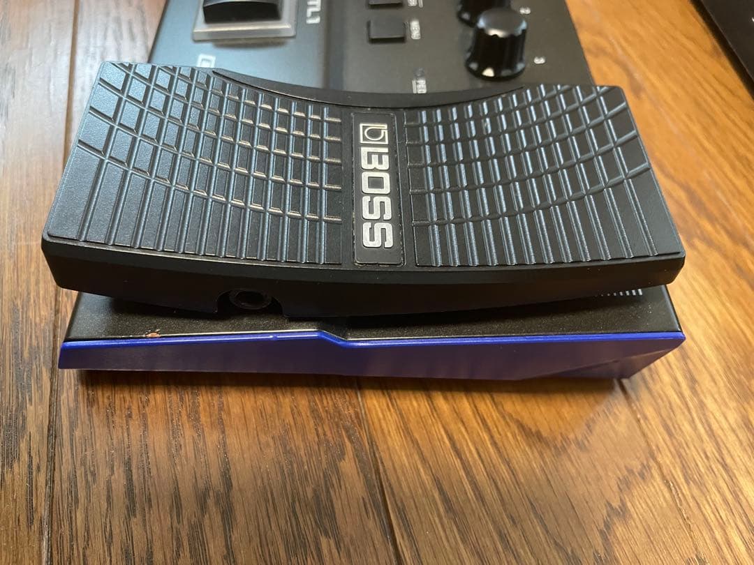 BOSS GT-1 マルチエフェクター　教科書付き