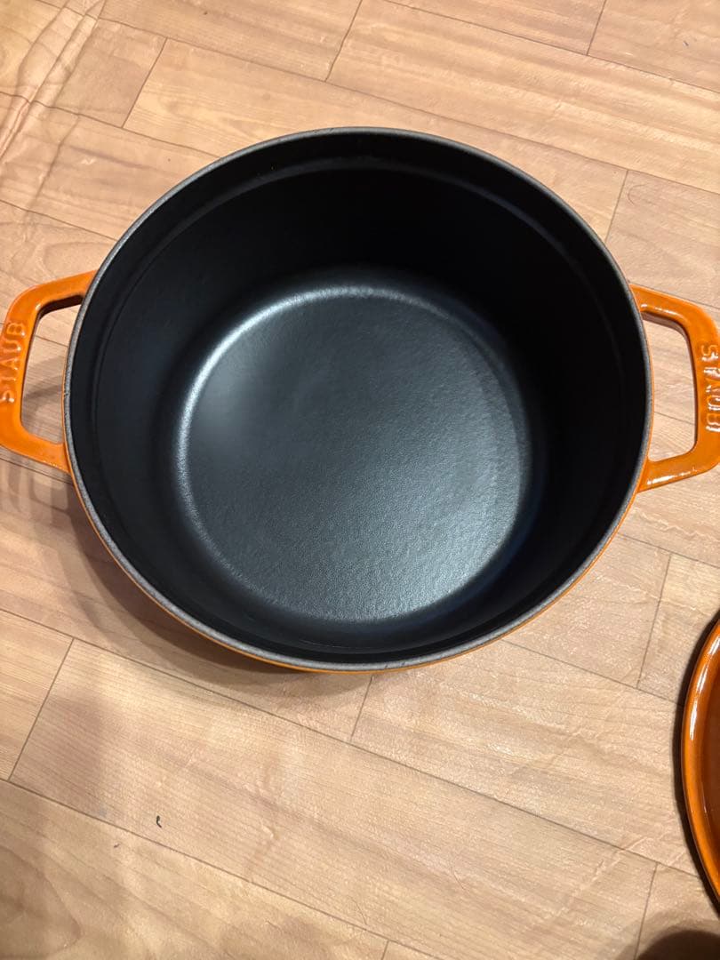 STAUB ココット ラウンド