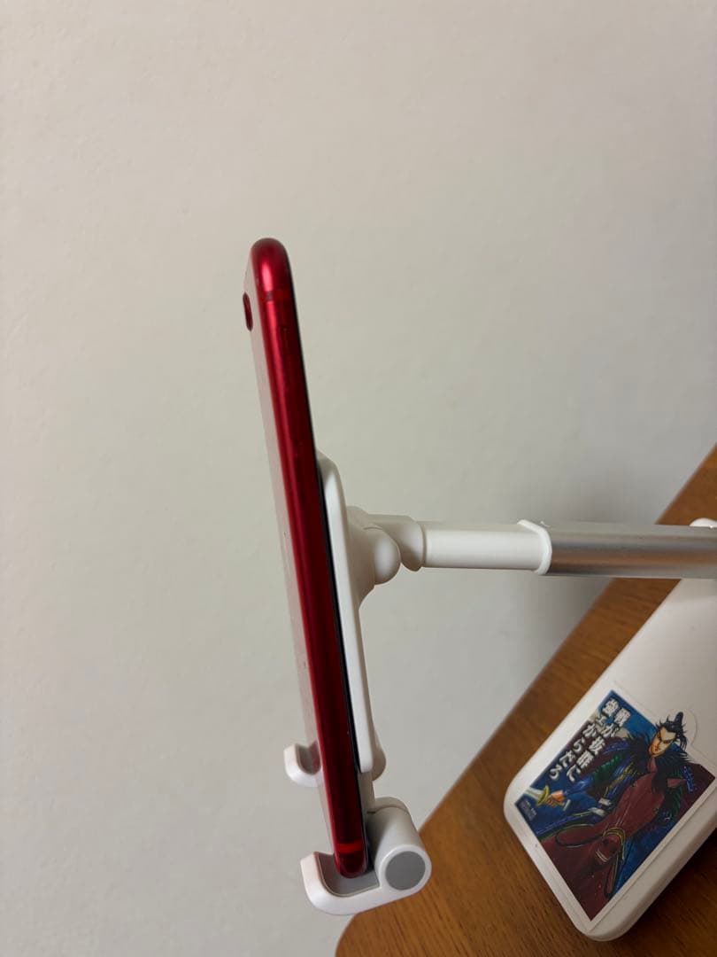 F*n様 iPhoneSE（第2世代）　レッド　128GB