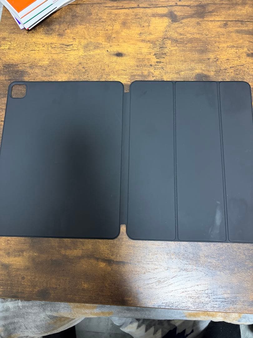 iPad Pro M4 13インチ用 Smart Folio ブラック