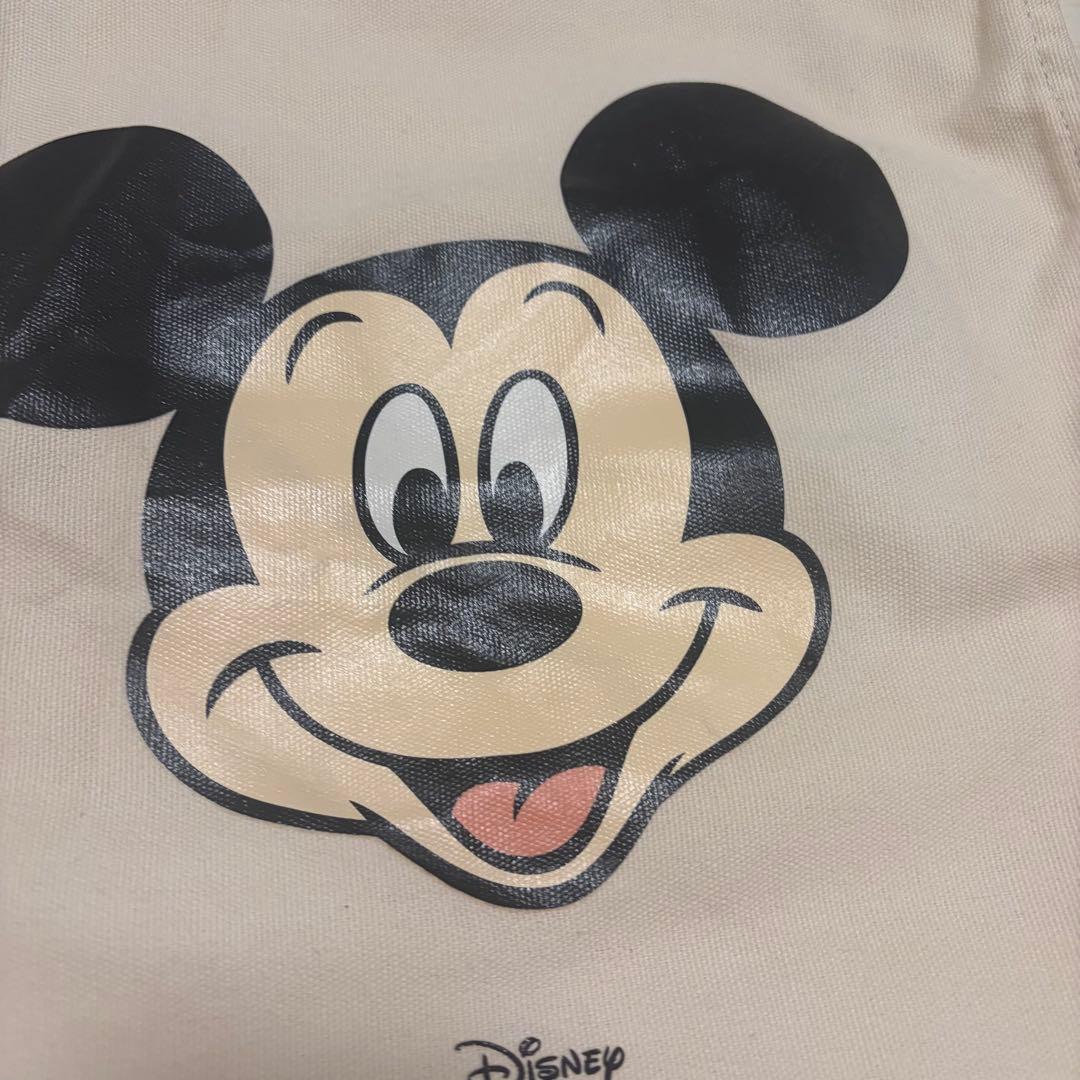 ディズニーストア　ミッキーマウス　トートバッグ　新品未使用　　マチ付き