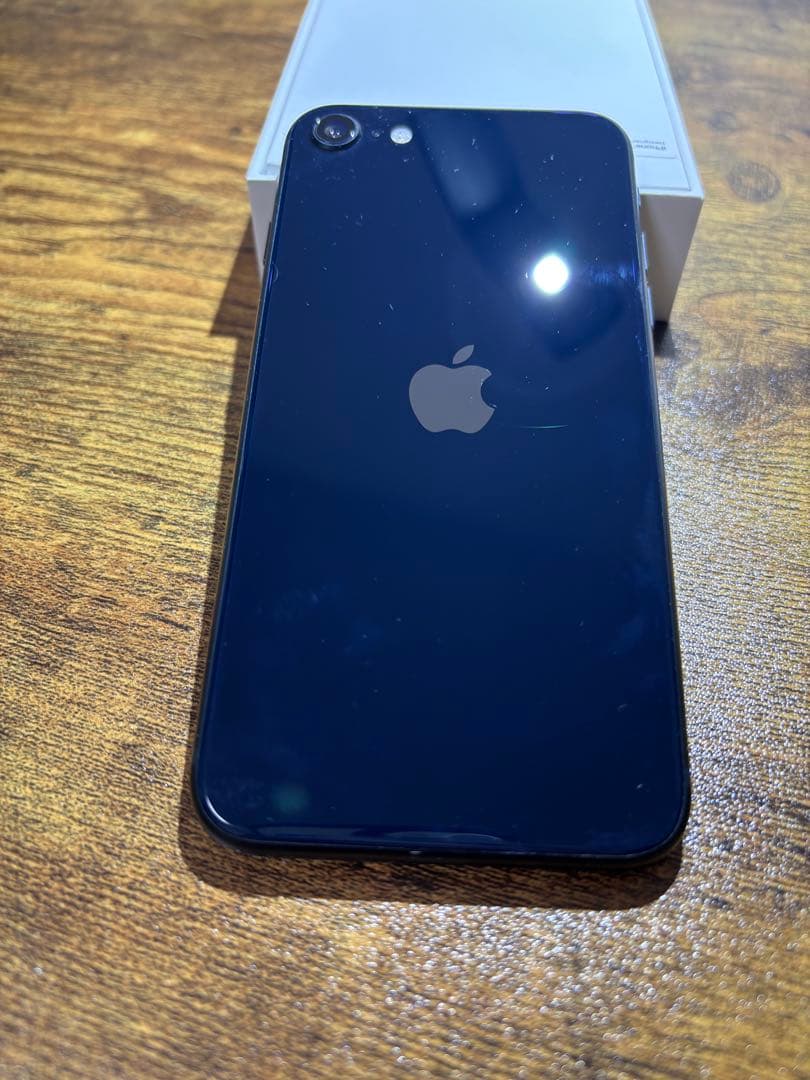 【ジャンク】iPhoneSE (第3世代) 64GB 液晶画面ヒビ割れ