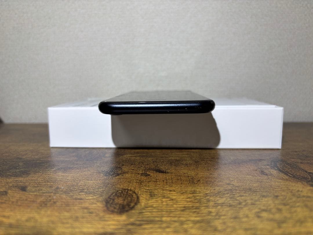 【ジャンク】iPhoneSE (第3世代) 64GB 液晶画面ヒビ割れ