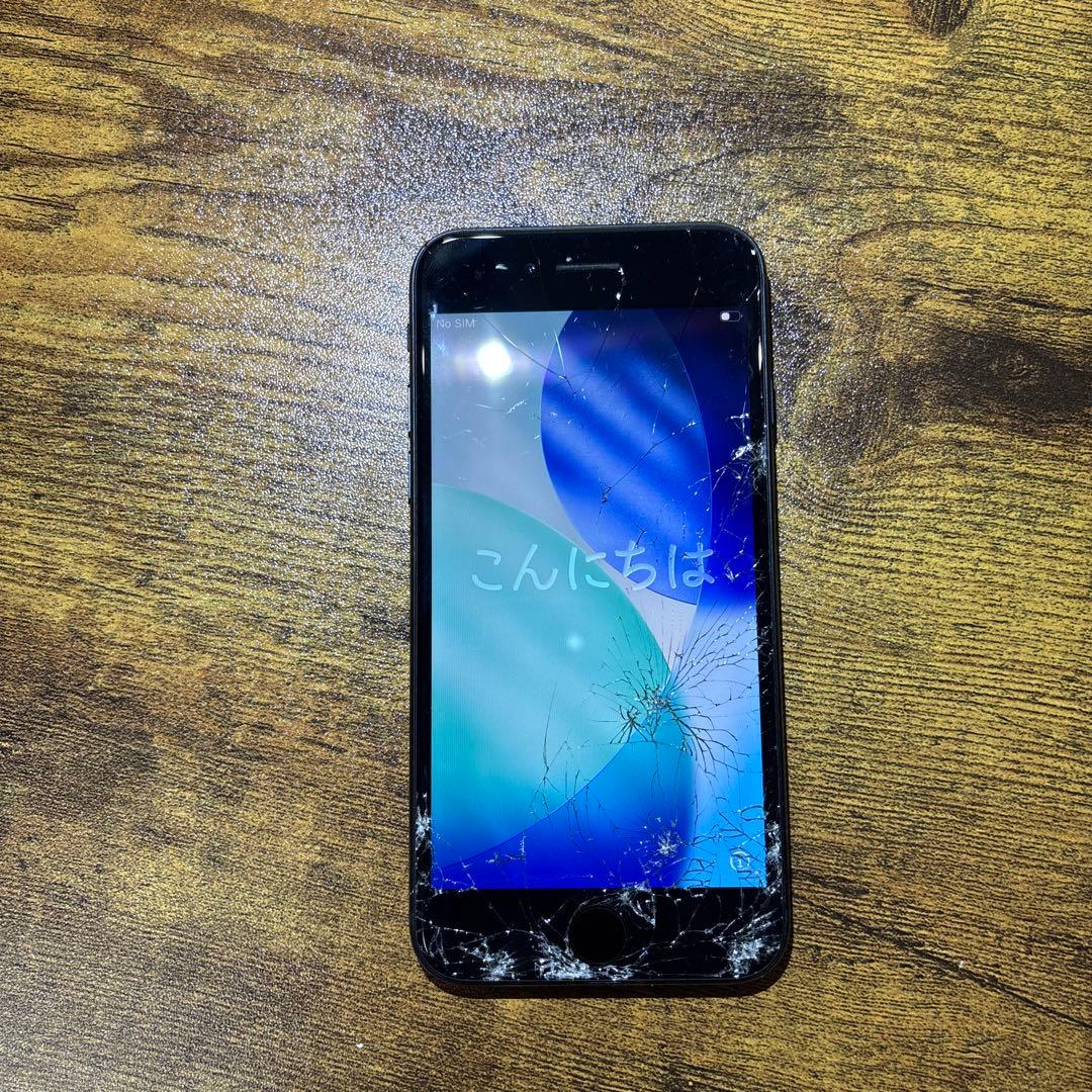 【ジャンク】iPhoneSE (第3世代) 64GB 液晶画面ヒビ割れ