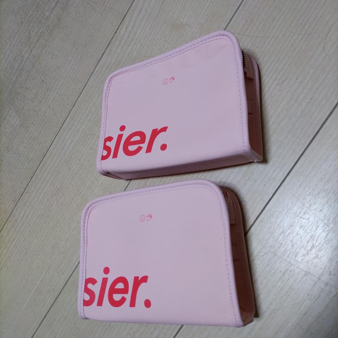 2個セット　Glossier グロッシアー　ミニバッグ　ポーチ