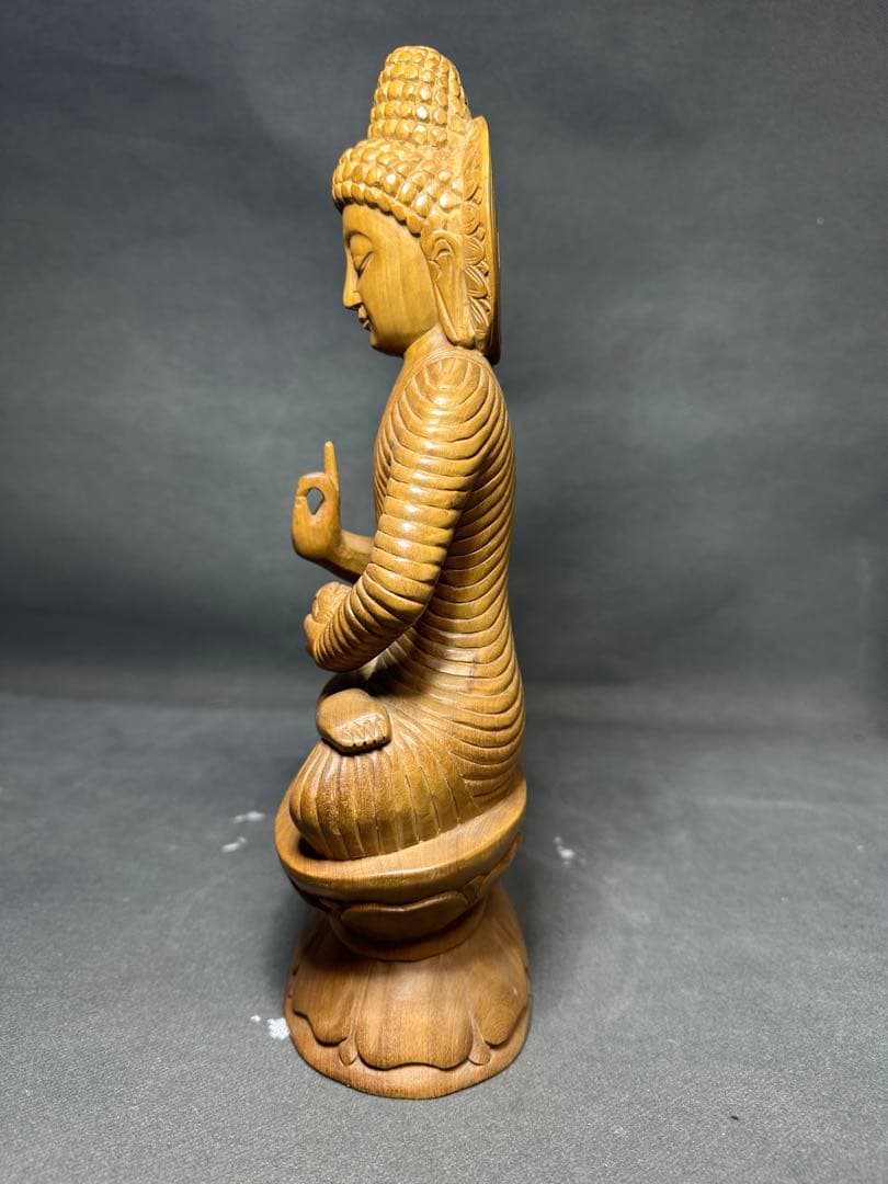 白檀　仏像　老山白檀　仏教美術　天然素材　置物　飾り物　古美術品　 置物　仏教