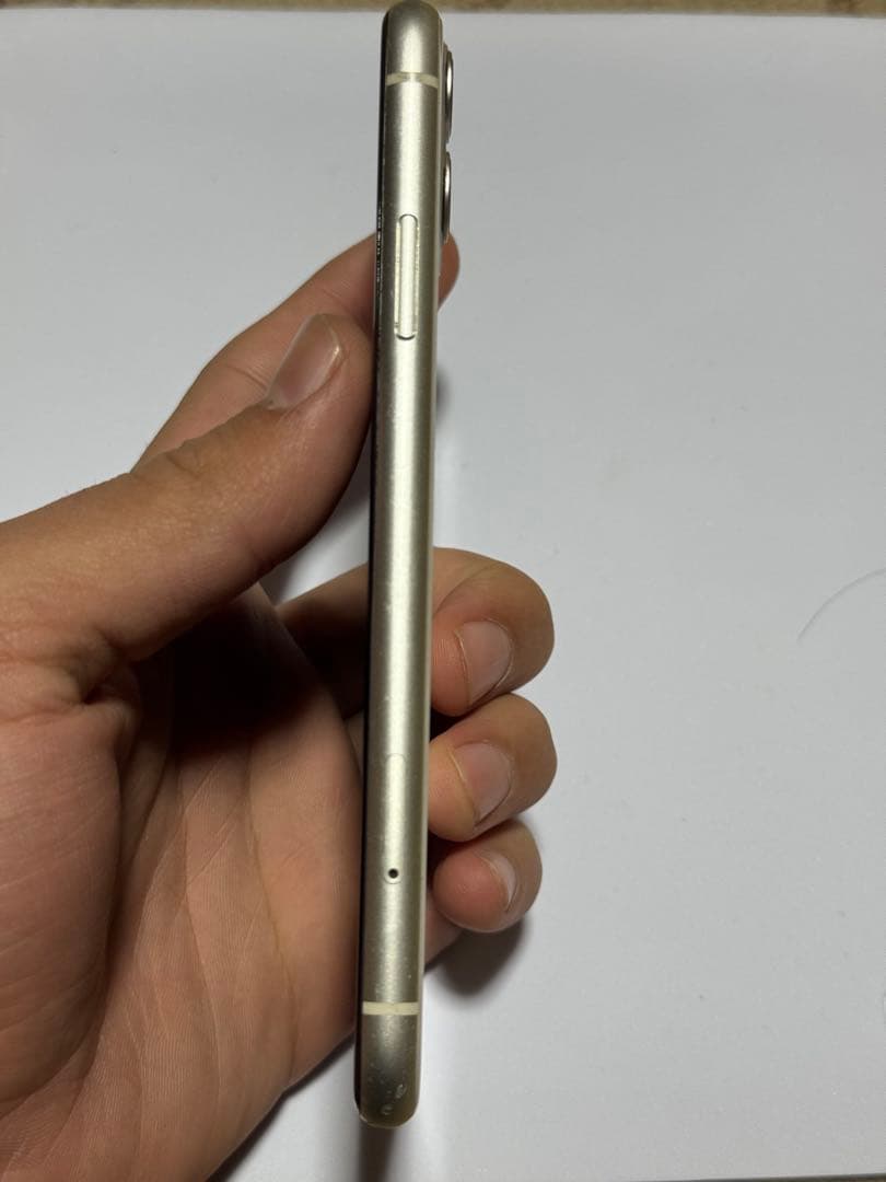 Apple iPhone 11 ホワイト 本体【ジャンク】