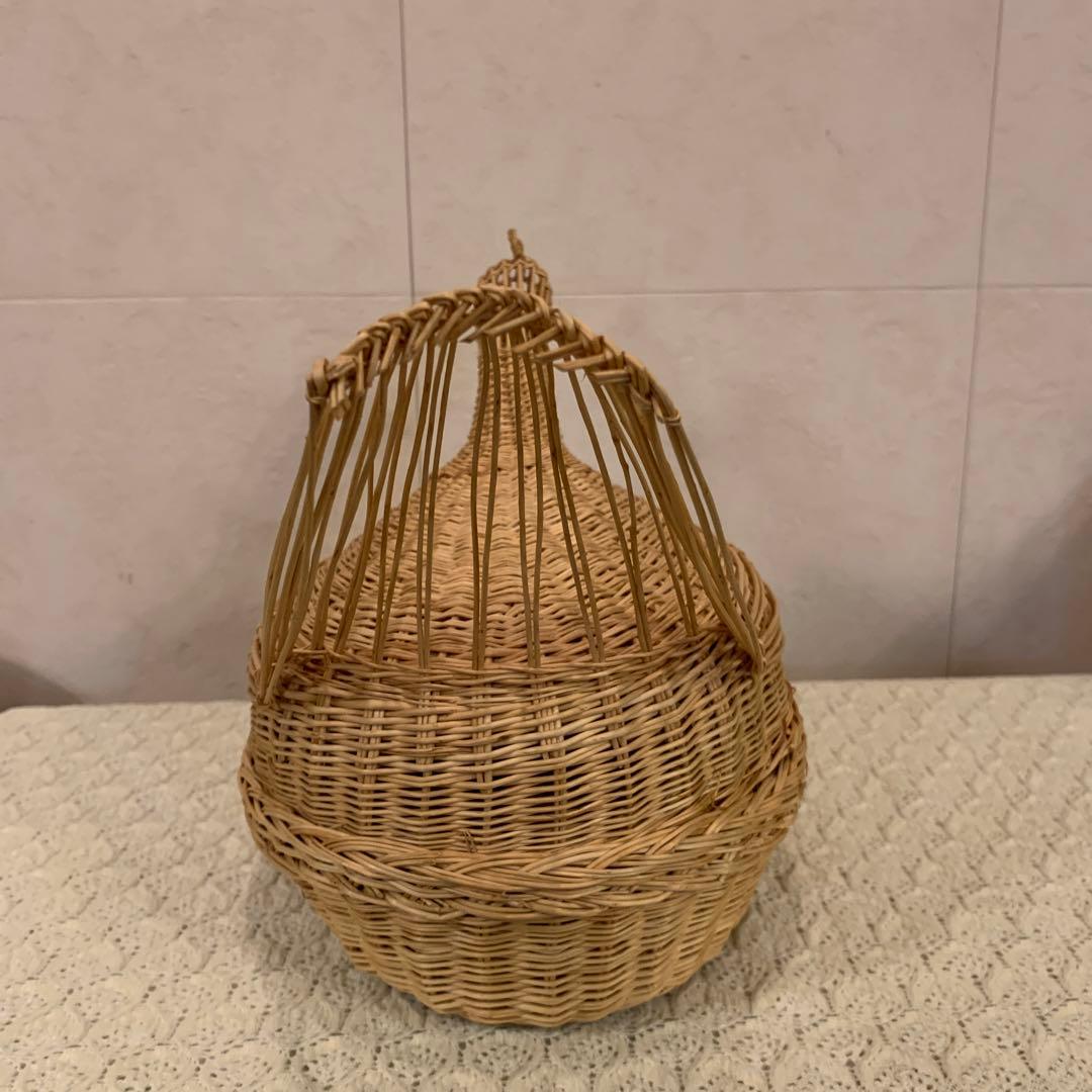 ニワトリ　籐　カゴ　かご　籠　バスケット
