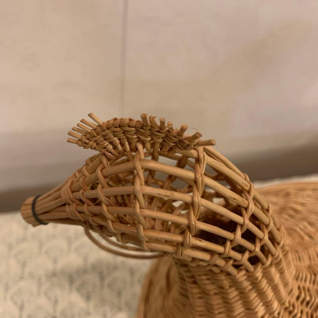 ニワトリ　籐　カゴ　かご　籠　バスケット