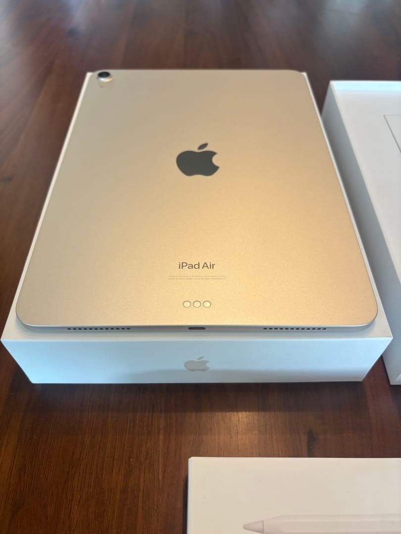 で*。様 【超美品】iPad Air 第5世代 64GB スターライト Wi-F