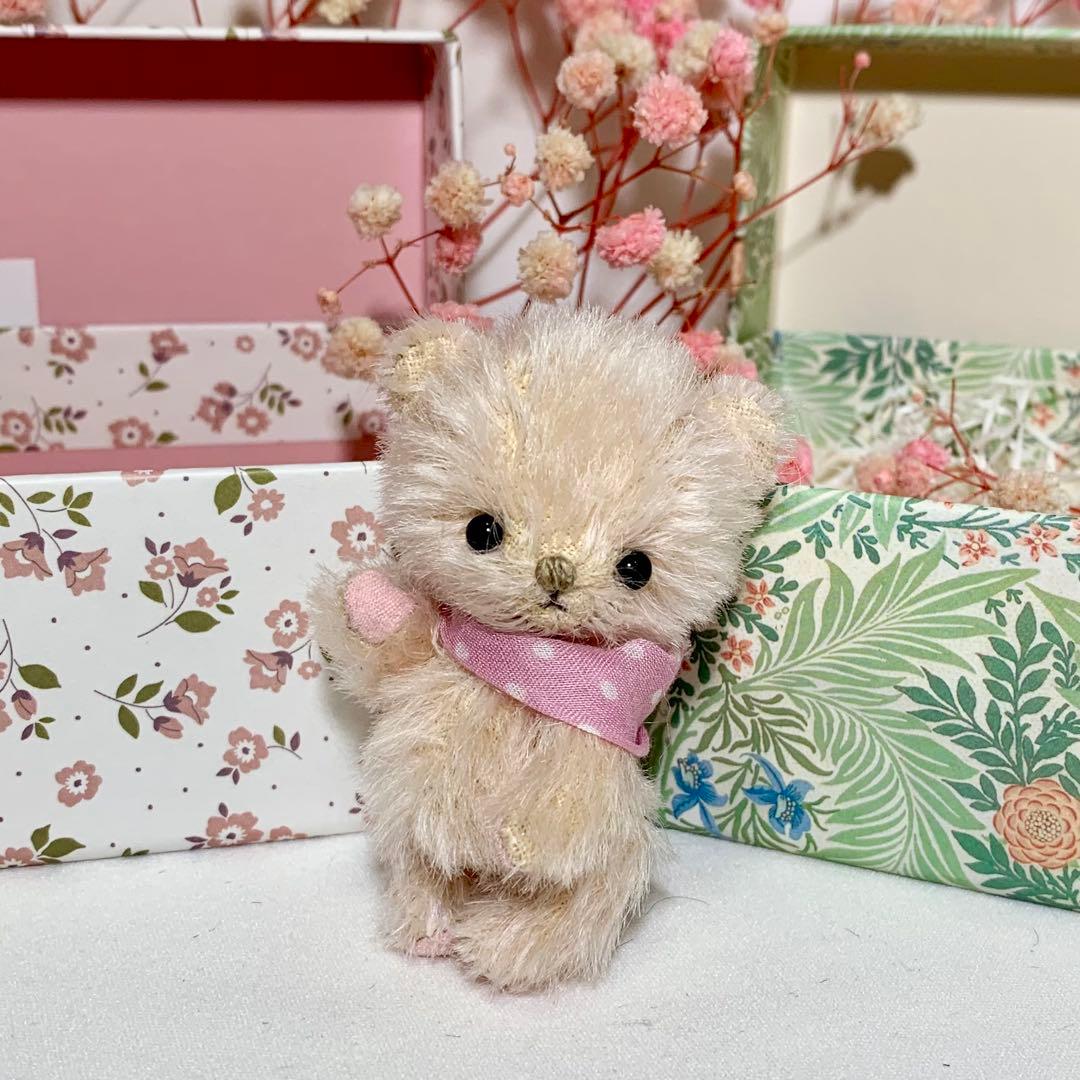 テディベア 小さな熊 ピンクベージュ色 可愛いくま ハンドメイドぬいぐるみ