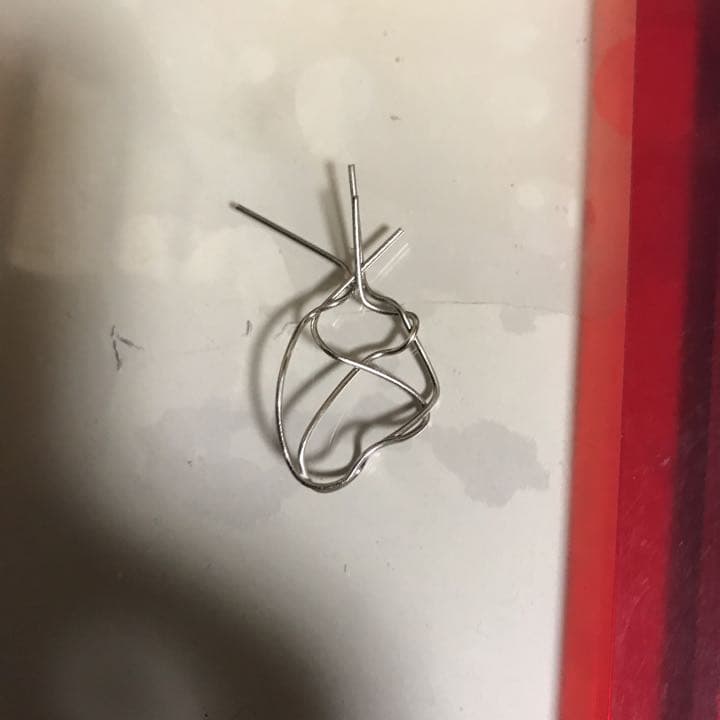 ペアイヤリングとか