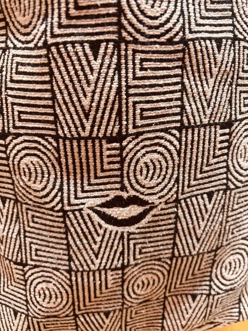 BINDU 幾何学模様バック