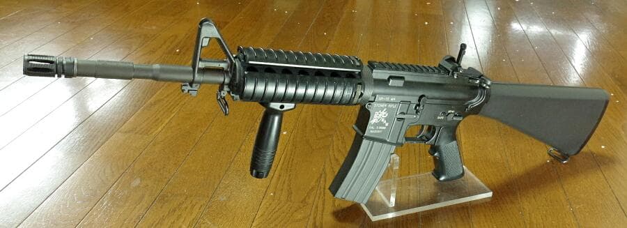 東京マルイ ナイツSR-16 M4カービン 300連射マガジン付き