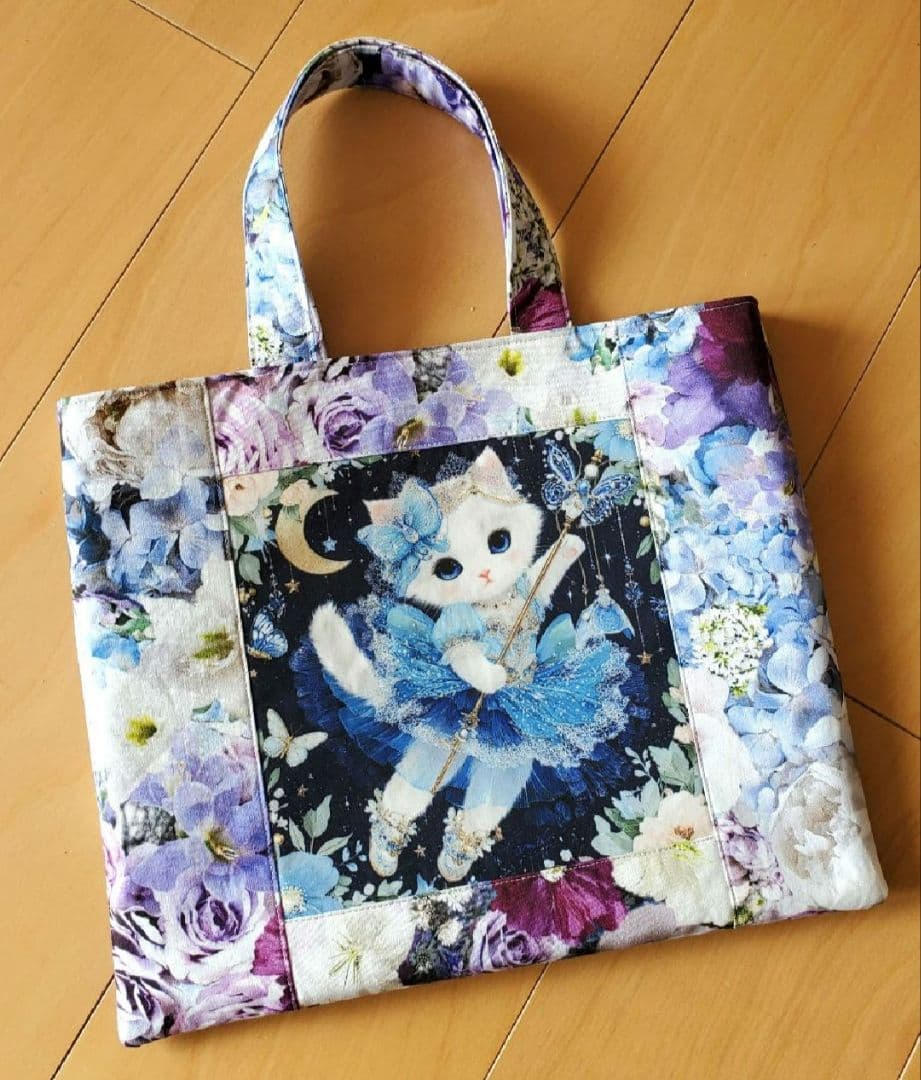 ミク◎ 様　　ご依頼品　　猫ちゃんパネル生地　ハンドメイド 　トートバッグ