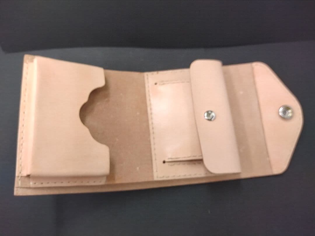 二つ折り財布　ヌメ革　ハンドメイド　 カード収納多い