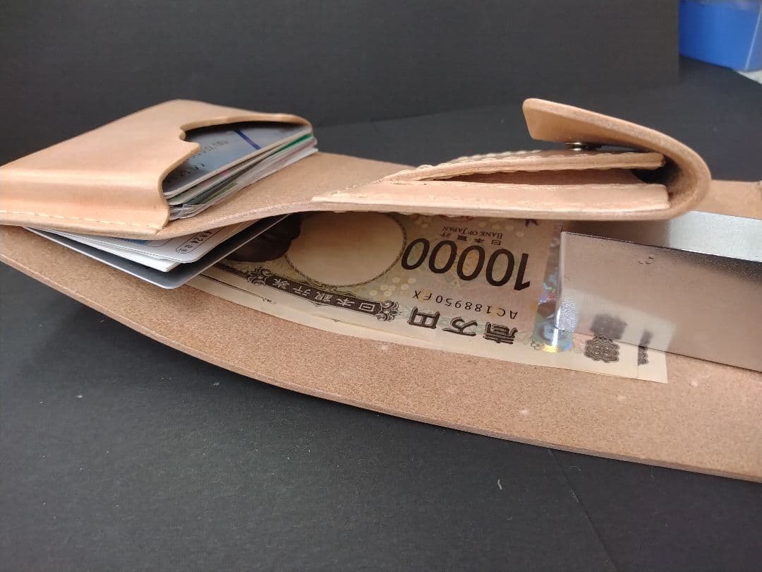 二つ折り財布　ヌメ革　ハンドメイド　 カード収納多い