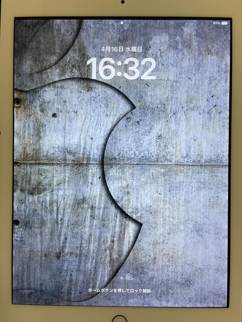 iPad 第5世代 Wi-fiモデル 128GB GOLD【訳あり】