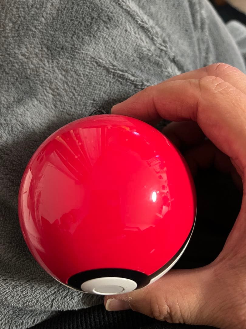 ポケモンボール型モバイルバッテリー