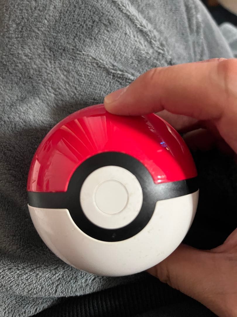 ポケモンボール型モバイルバッテリー