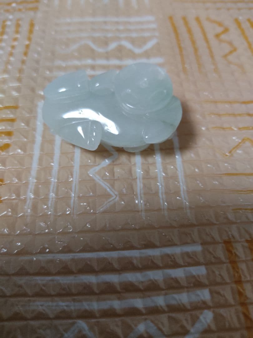 財運の象徴☆白翡翠の貔貅　☆天然石