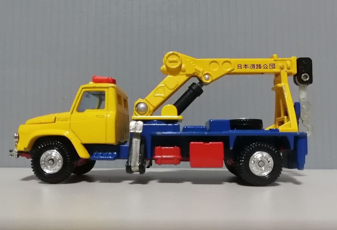 G*X様 トミカダンディ　三菱ふそう レッカークレーン　日本道路公団