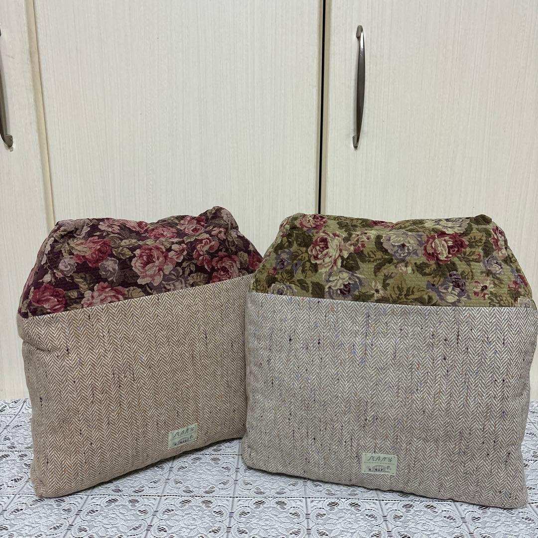 マニー　家型コラージュクッション２個セット