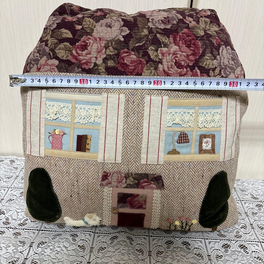 マニー　家型コラージュクッション２個セット