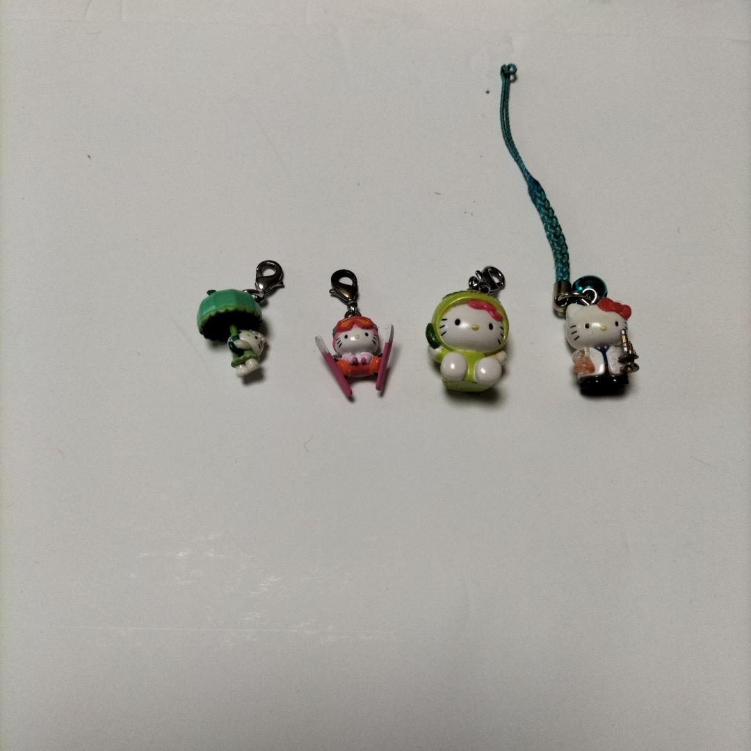 匿名配送★ハローキティ根付け ストラップ とファスナーマスコットの4個セット